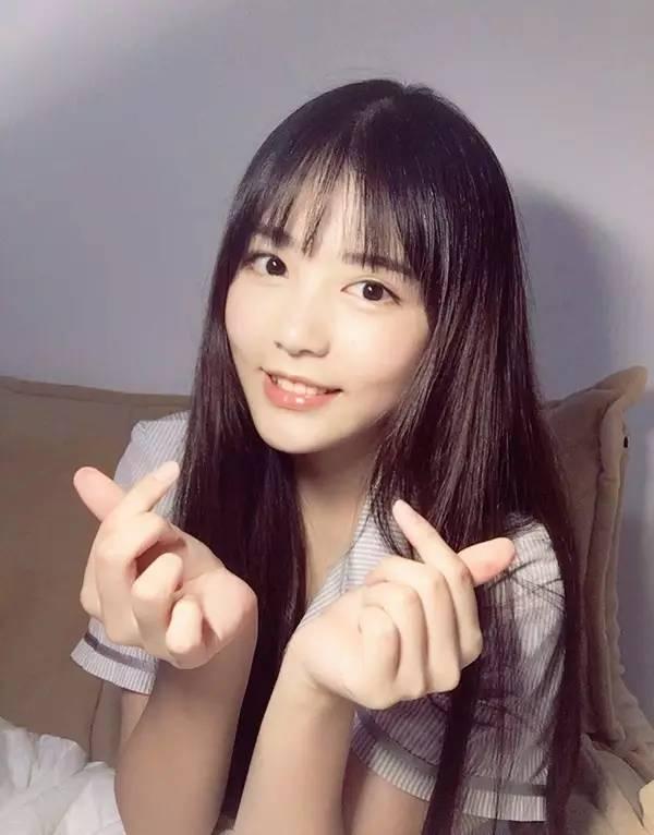 四川小明星网红,闪耀网络，点亮青春梦想