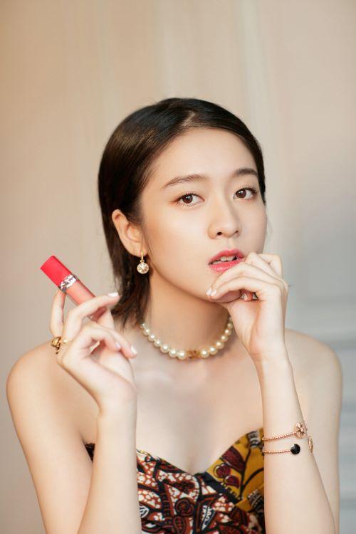 迪奥女明星网红是谁,揭秘时尚界的璀璨新星