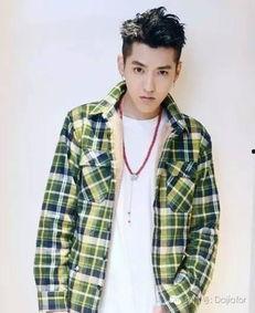 明星网红男生戴什么项链,明星网红男生们的时尚项链选择揭秘