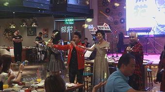 明星网红空中餐厅,明星网红空中餐厅带你领略空中美食新体验