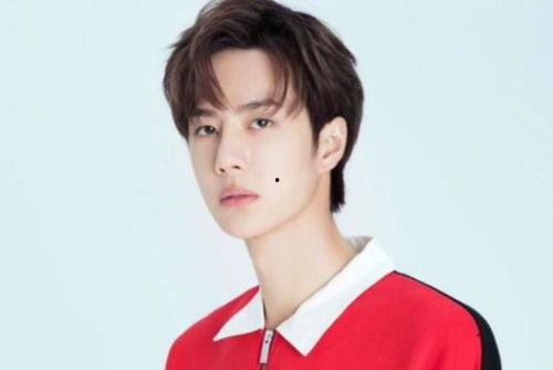 永年明星网红是谁呀图片,图片中的网络红人是谁？”