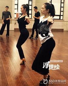 明星网红路人图图片女装,路人变装女神，女装魅力瞬间绽放